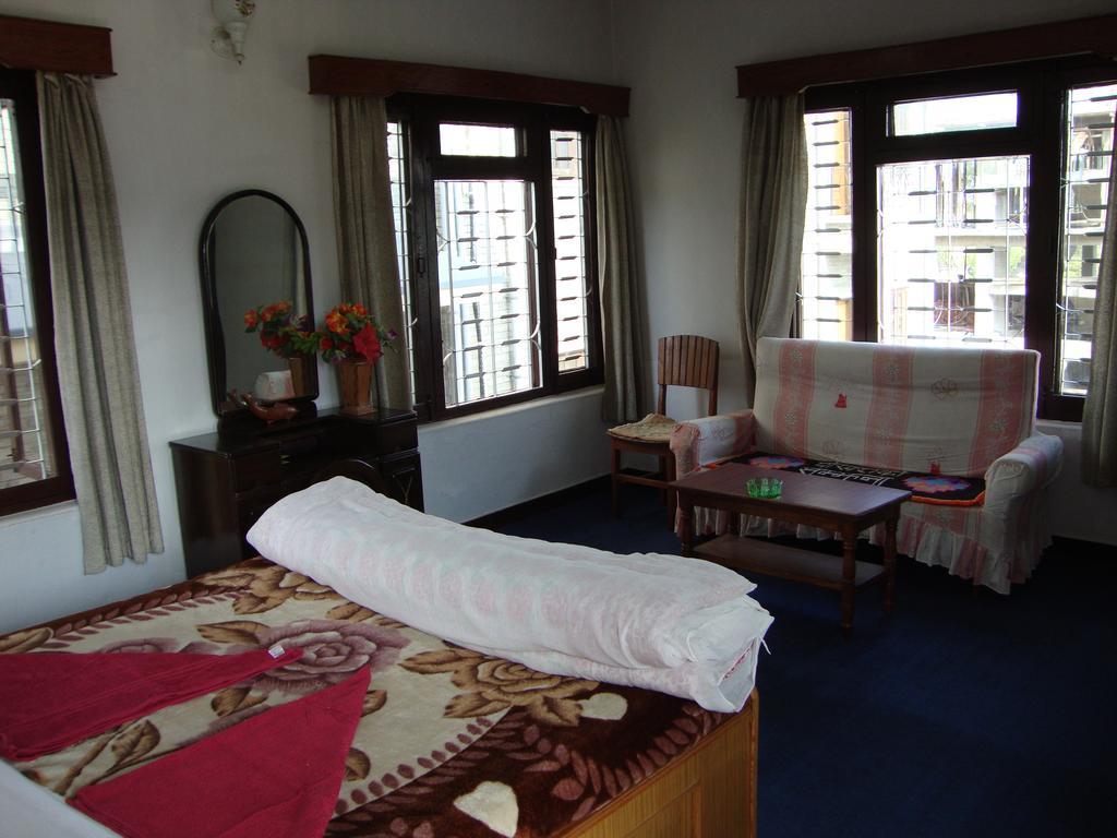 New Summit Guest House Pokhara Quarto foto