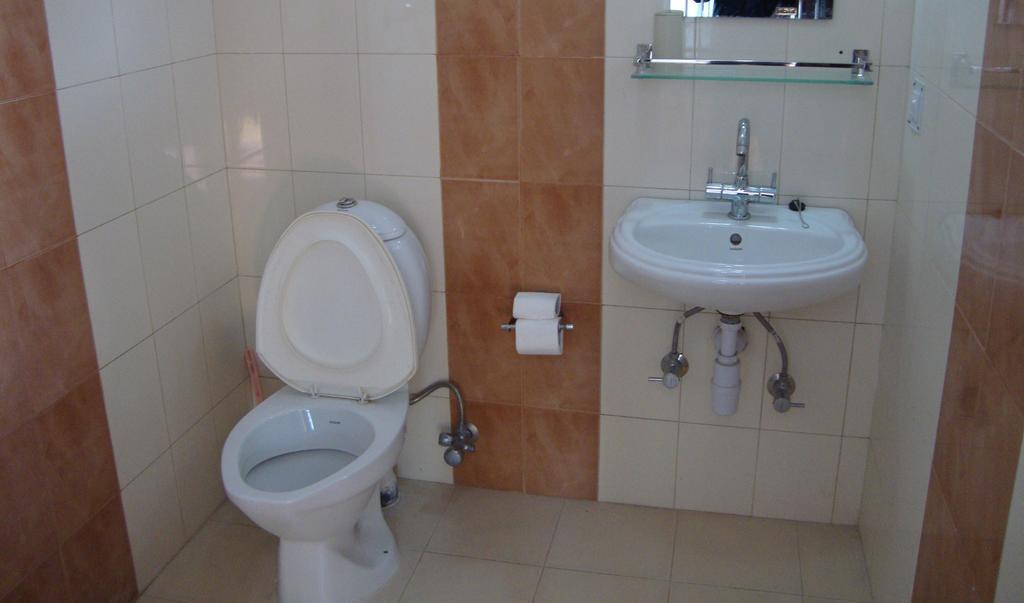 New Summit Guest House Pokhara Quarto foto